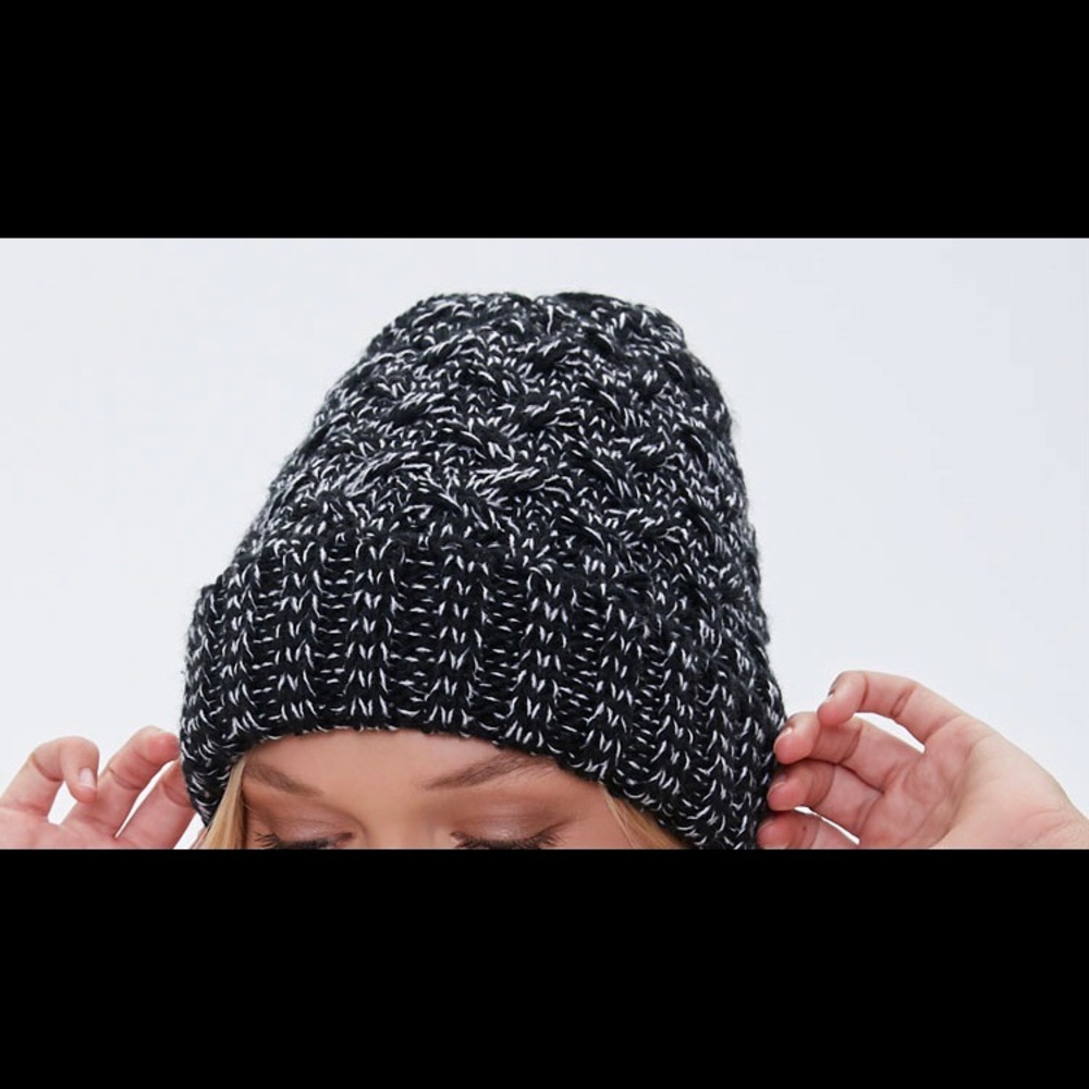 “New” black and white beanie hat